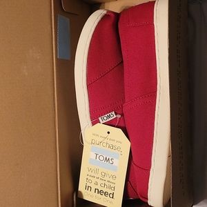 Toms